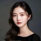国产精品严选美妆主编李雅婷，年轻女性，干净妆容，专业自信，美妆成分研究专家